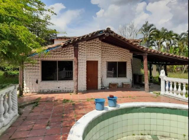 Casa con piscina y 2 lotes en Rozo, Valle del Cauca