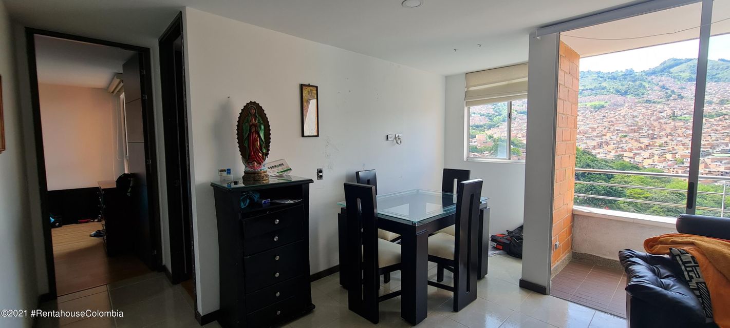 Apartamento en  Altamira(Medellin) COD: 22-1353