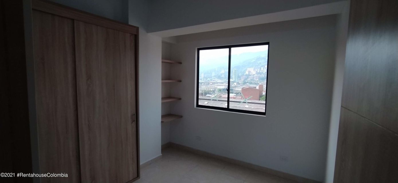 Apartamento en  Asturias(Itagui) COD: 22-841