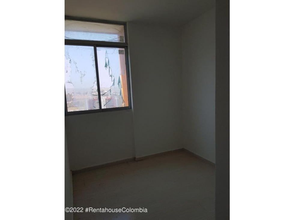 Apartamento en  Villa Nueva RAH CO: 22-2466