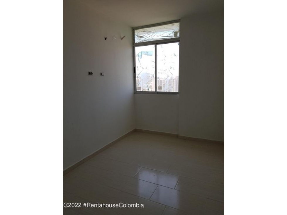 Apartamento en  Villa Nueva RAH CO: 22-2468