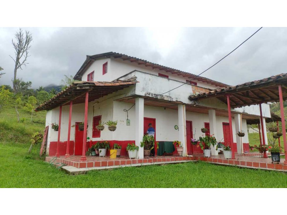 Casa campesina con una espectacular vista en el municipio de El Peñol